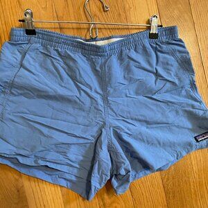 Patagonia Women's 3 inch Baggies Size Medium in Periwinkle